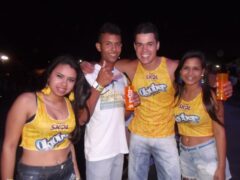 Oktober 10 Anos